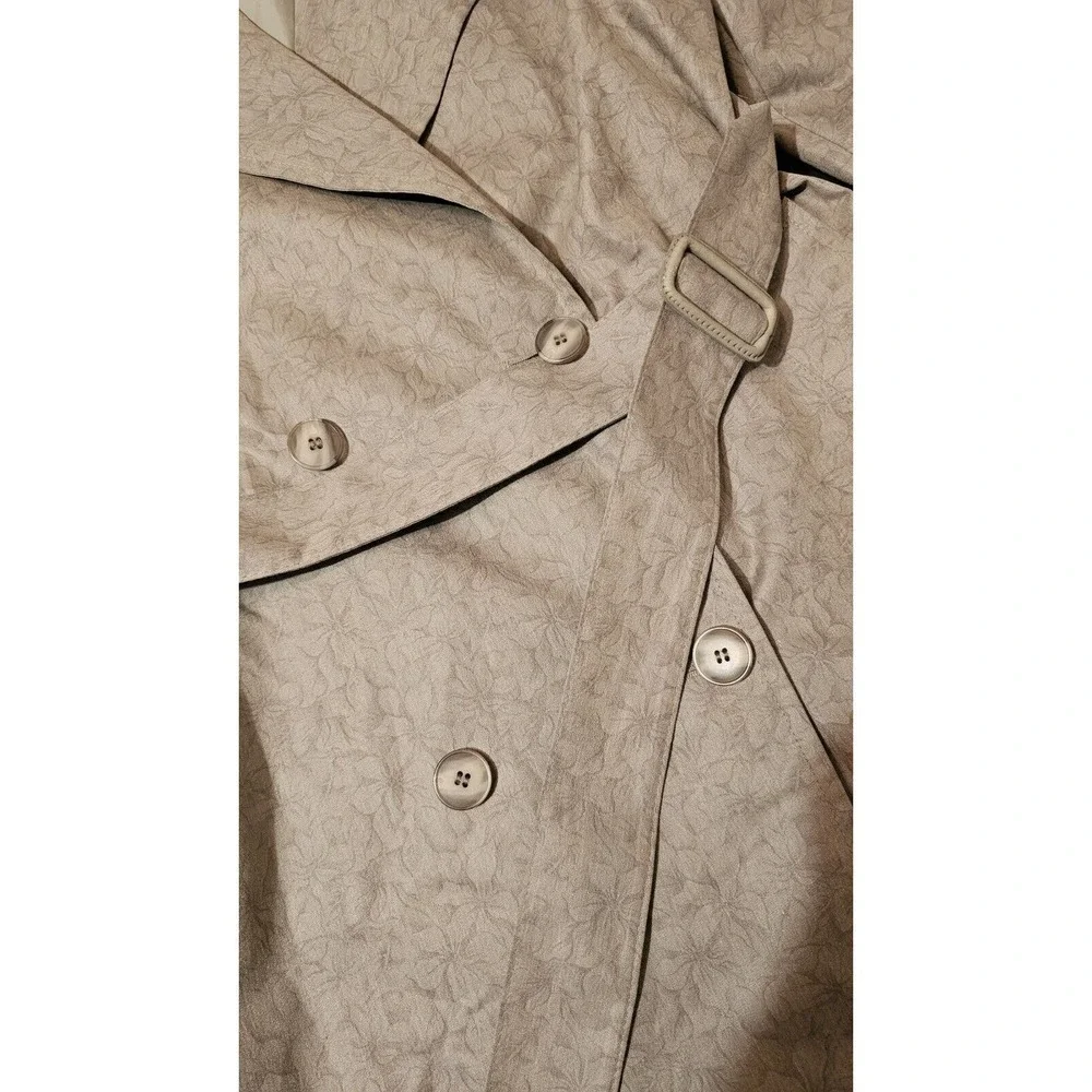 vintage london fog trench coat Size 6 Petite Gray‎ With Floral Pattern